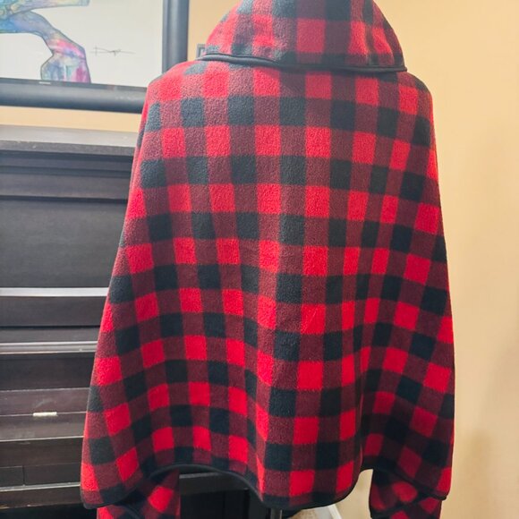 NWT Stylish Red and Black Plaid Cape Jacket with High Collar - Picture 2 of 7